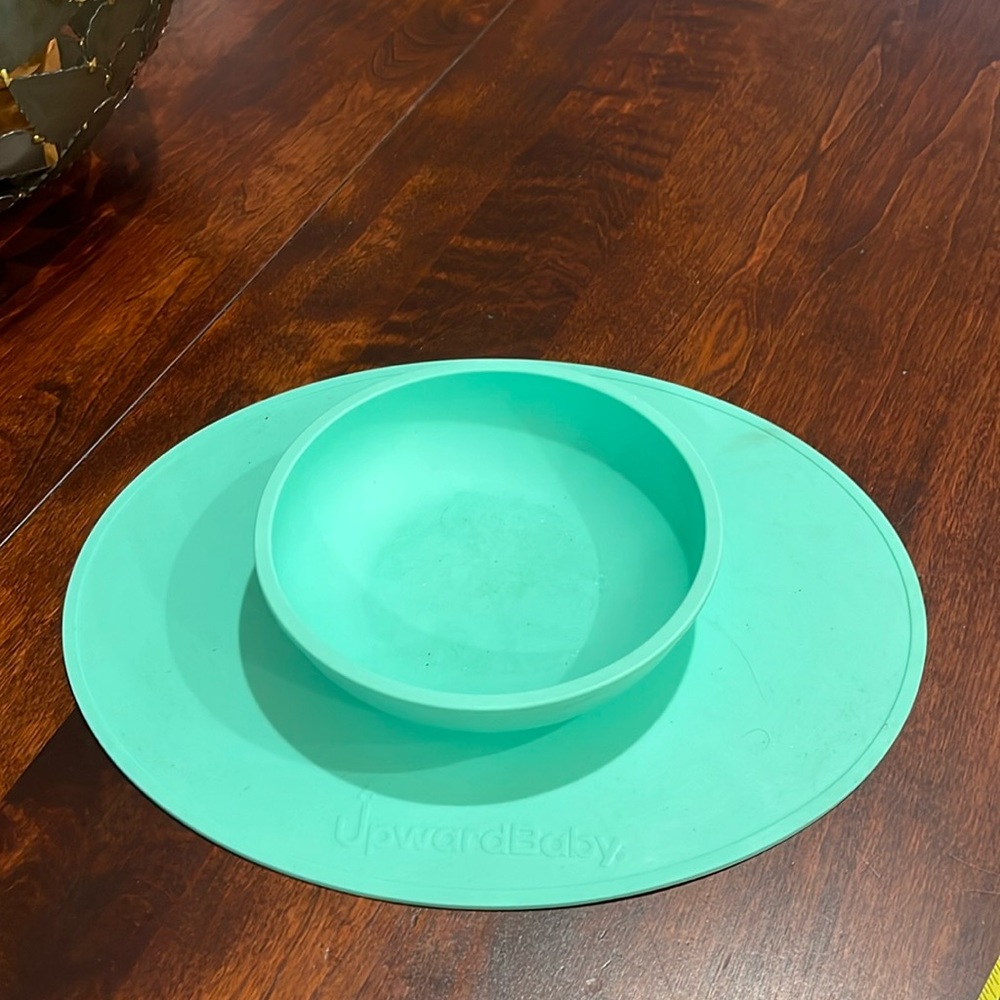 Upward Baby silicone bowl